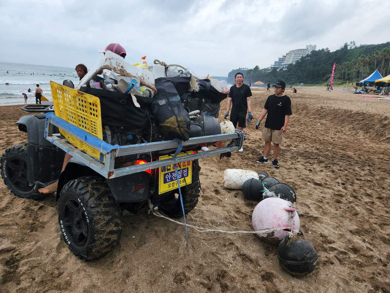 중문 해수욕장 해양정화활동 (비치 클리닝)